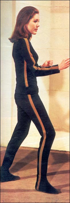 Diana Rigg como Emma Peel, revista Tele-Radio Nº 889, del 6 al 12 de Enero de 1975